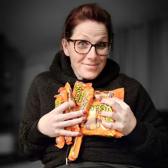 Meet your Posher, Ang - Picture 1 of 1